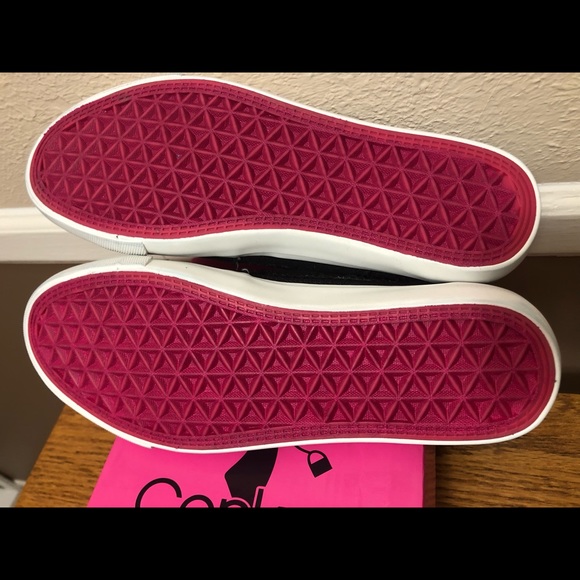 Corkys Babalu - Picture 4 of 5